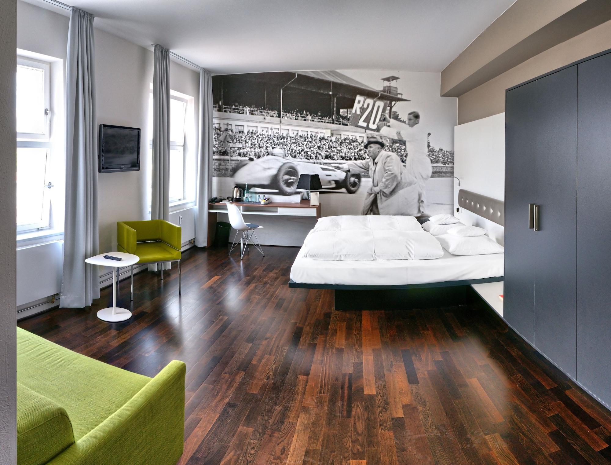 V8 Hotel Classic Motorworld Region Stuttgart Μπέμπλινγκεν Εξωτερικό φωτογραφία