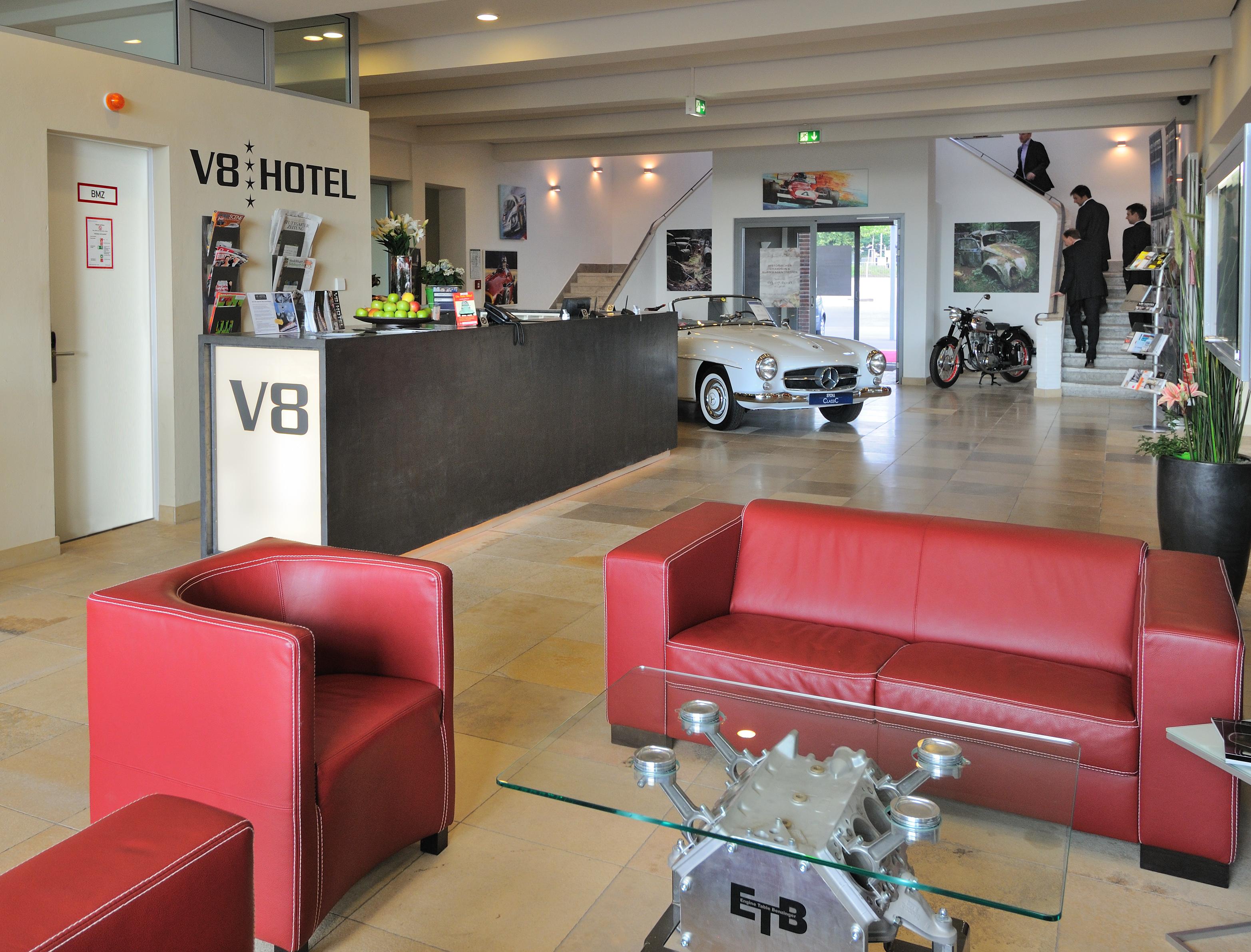 V8 Hotel Classic Motorworld Region Stuttgart Μπέμπλινγκεν Εξωτερικό φωτογραφία