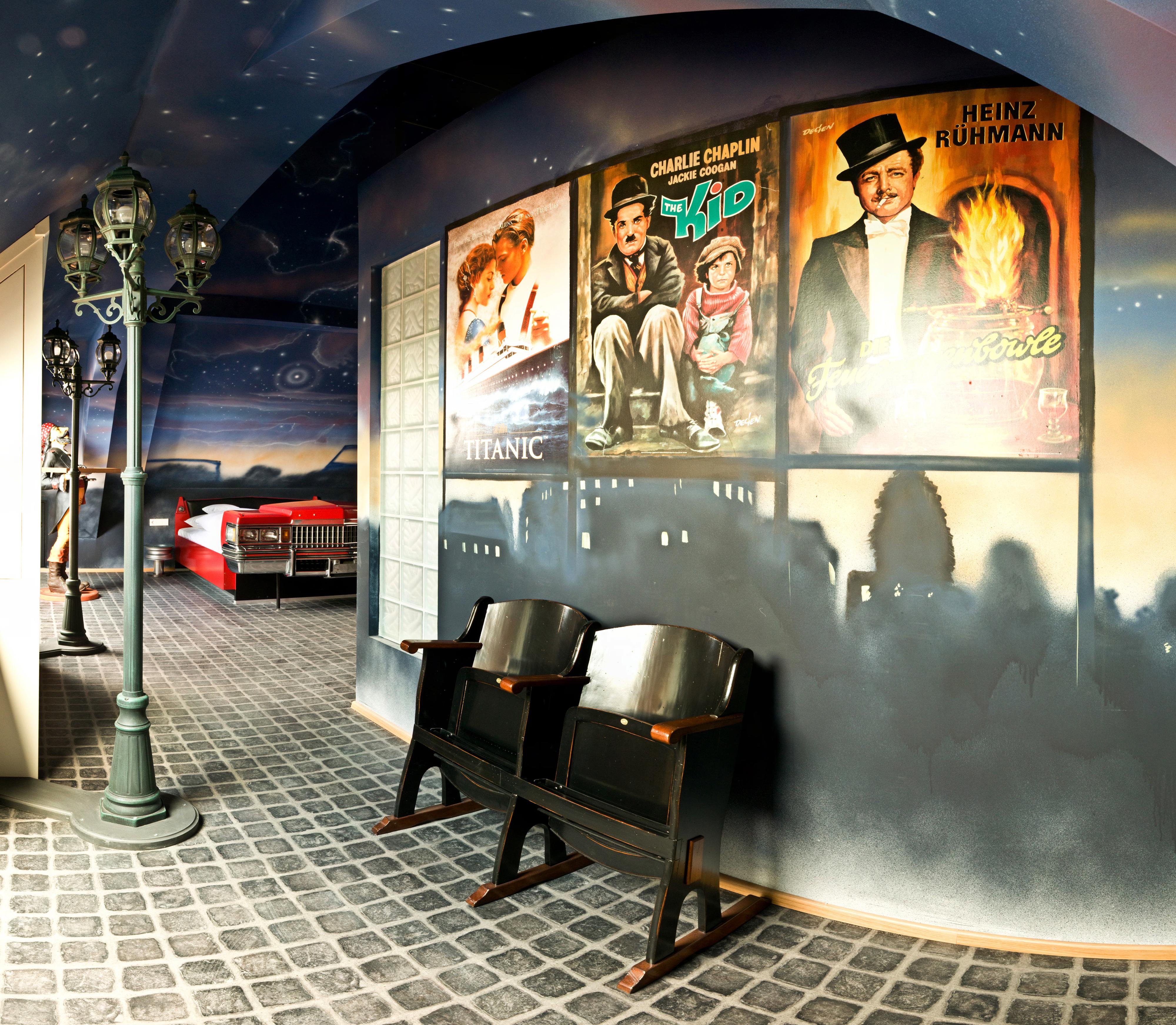 V8 Hotel Classic Motorworld Region Stuttgart Μπέμπλινγκεν Εξωτερικό φωτογραφία