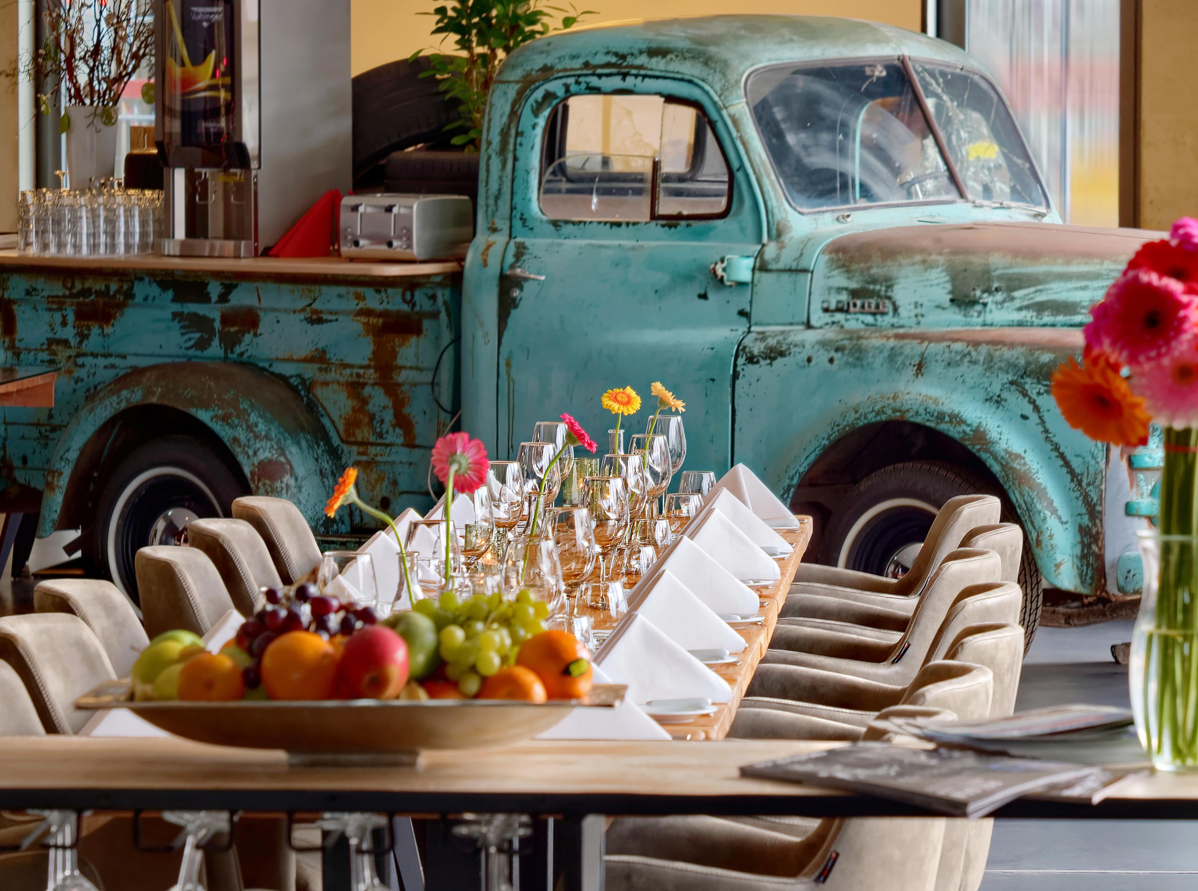 V8 Hotel Classic Motorworld Region Stuttgart Μπέμπλινγκεν Εξωτερικό φωτογραφία