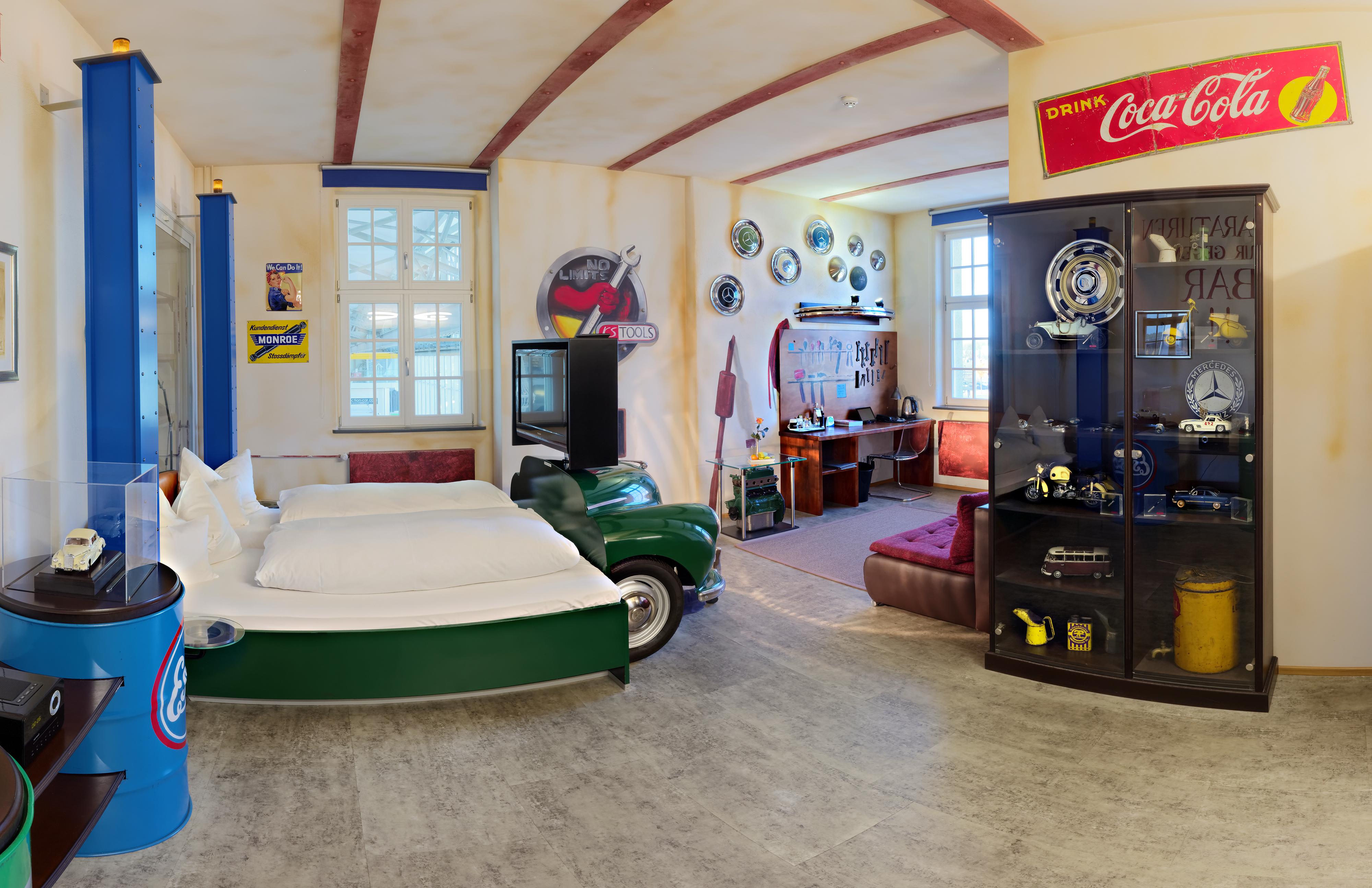 V8 Hotel Classic Motorworld Region Stuttgart Μπέμπλινγκεν Εξωτερικό φωτογραφία