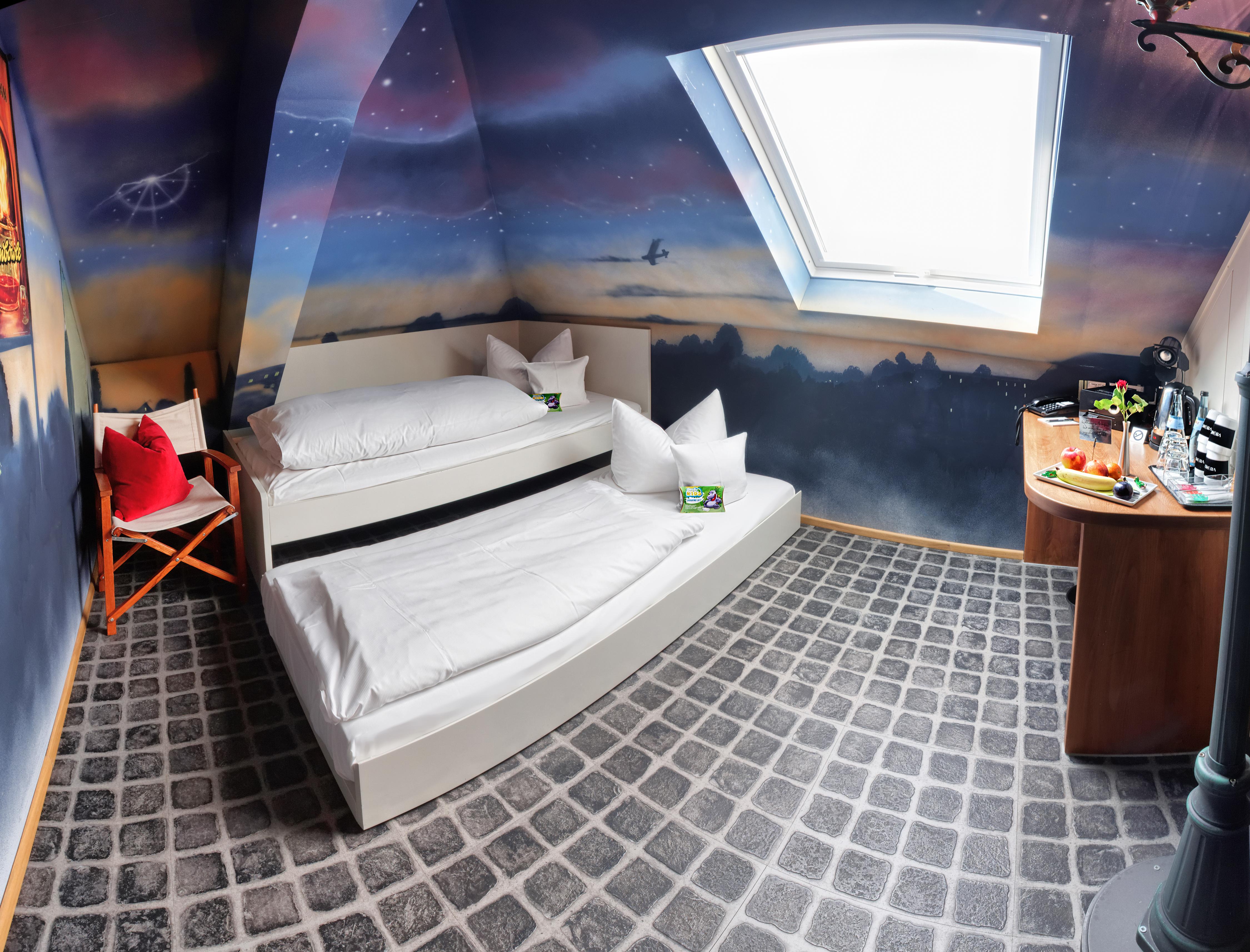 V8 Hotel Classic Motorworld Region Stuttgart Μπέμπλινγκεν Εξωτερικό φωτογραφία
