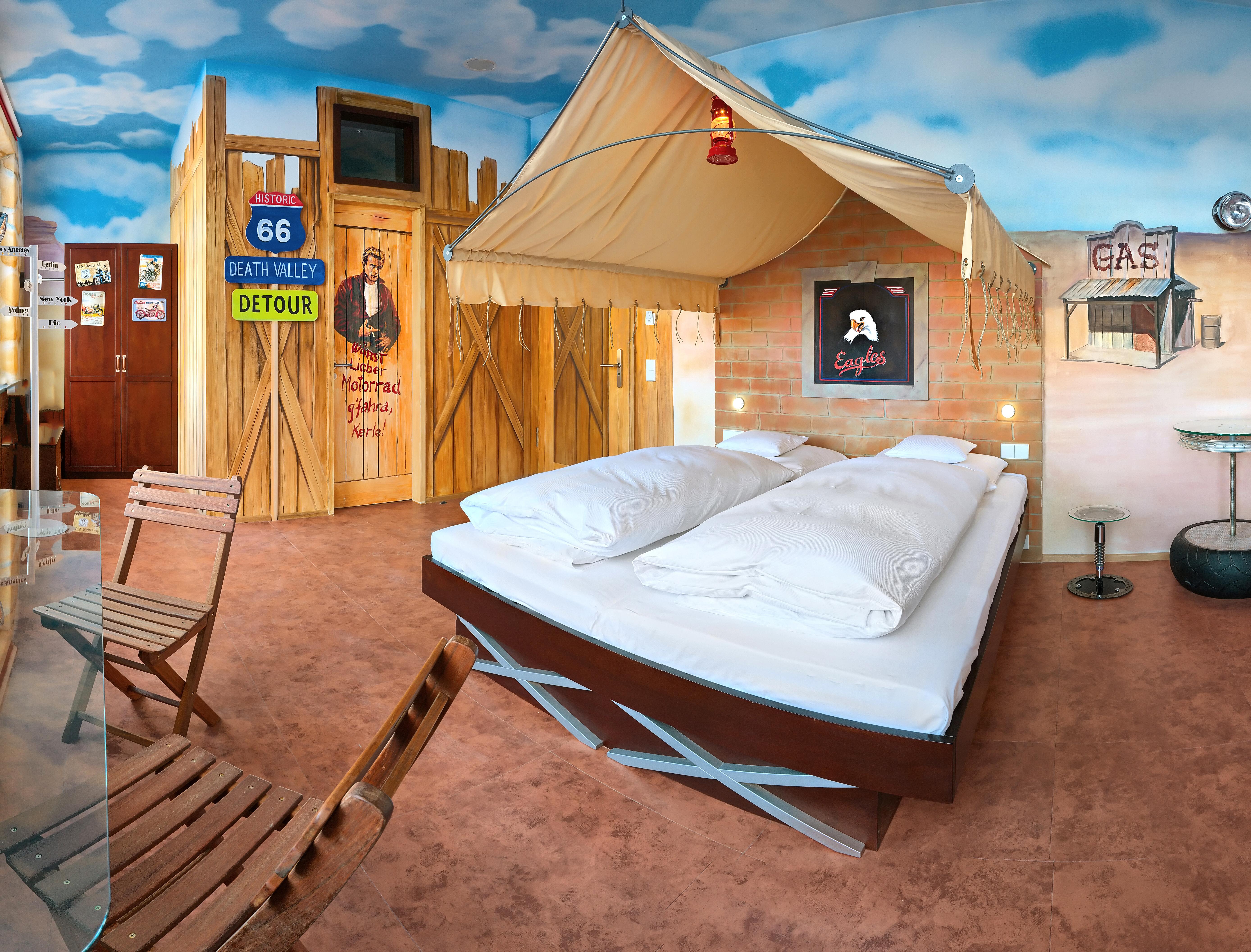V8 Hotel Classic Motorworld Region Stuttgart Μπέμπλινγκεν Εξωτερικό φωτογραφία