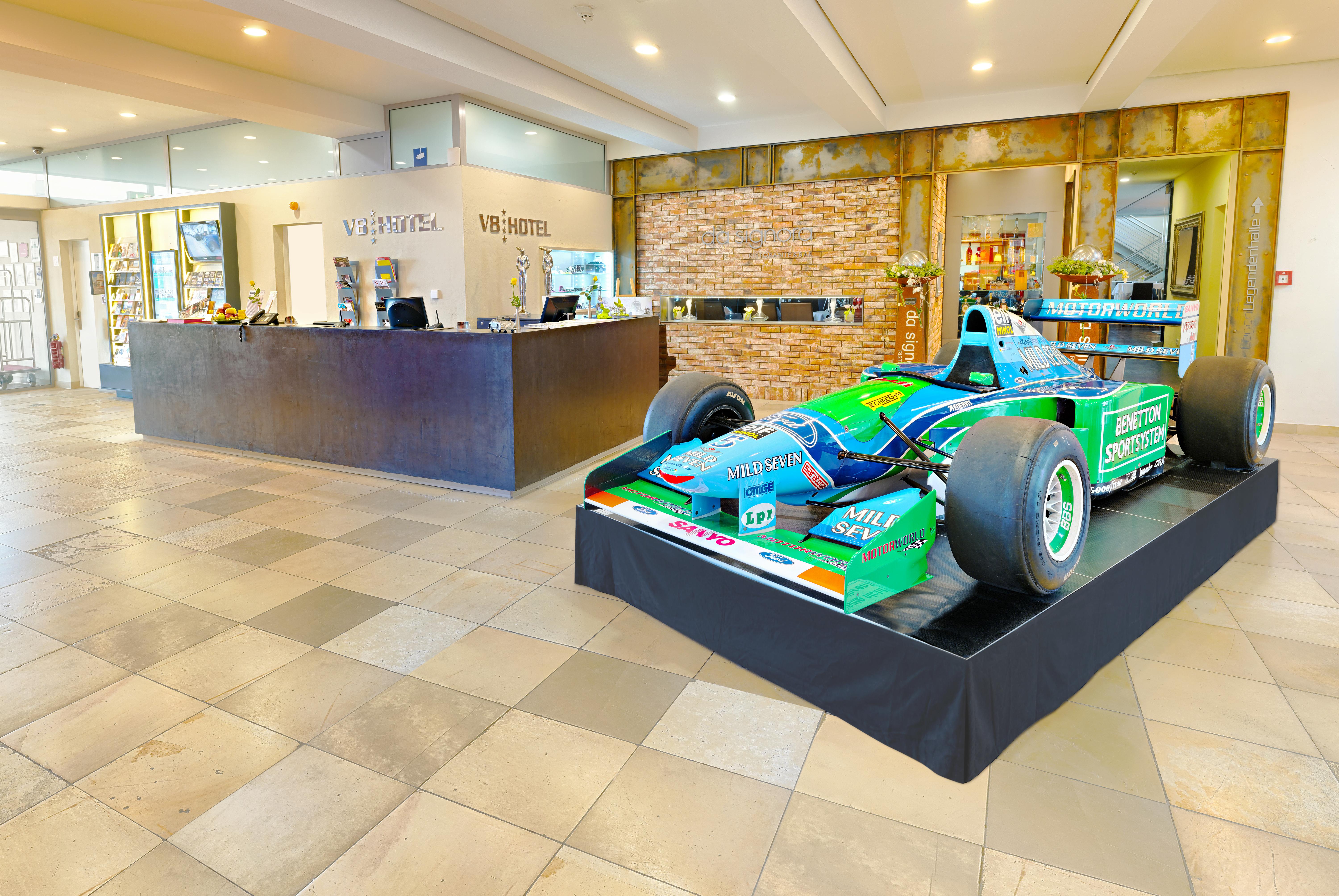 V8 Hotel Classic Motorworld Region Stuttgart Μπέμπλινγκεν Εξωτερικό φωτογραφία