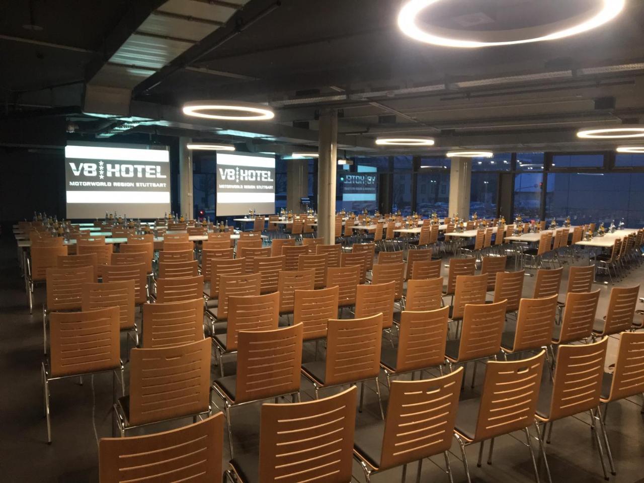 V8 Hotel Classic Motorworld Region Stuttgart Μπέμπλινγκεν Εξωτερικό φωτογραφία